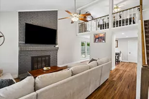 109 Clove Ln, Euless, TX 76039 - Photo 7