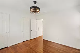 8732 Glencrest Ln, Dallas, TX 75209 - Photo 19