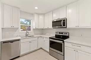 8732 Glencrest Ln, Dallas, TX 75209 - Photo 17