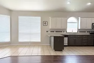 7901 Roswell Ct, Arlington, TX 76002 - Photo 9