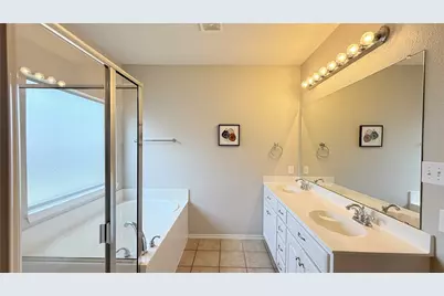 7901 Roswell Court, Arlington, TX 76002 - Photo 13