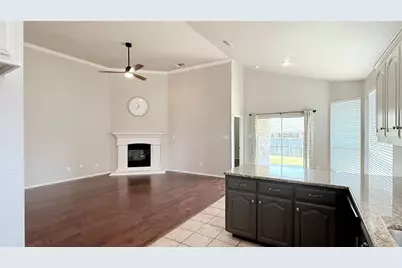 7901 Roswell Court, Arlington, TX 76002 - Photo 5