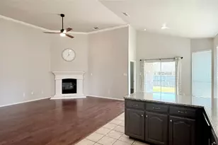 7901 Roswell Ct, Arlington, TX 76002 - Photo 5