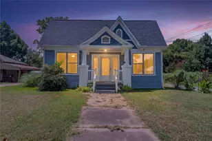 419 W 5th St, Bonham, TX 75418 - Photo 1