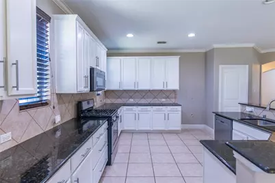 812 Goldenmist Drive, Little Elm, TX 75068 - Photo 9