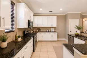 812 Goldenmist Dr, Little Elm, TX 75068 - Photo 9