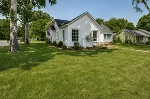 1306 W Virginia St, McKinney, TX 75069 - Photo 3