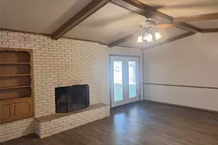 906 Sharpshire St, Grand Prairie, TX 75050 - Photo 5