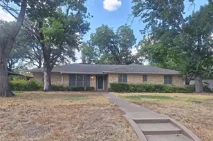 906 Sharpshire St, Grand Prairie, TX 75050 - Photo 1