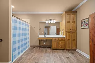180 N Bois D Arc St, Van, TX 75790 - Photo 15