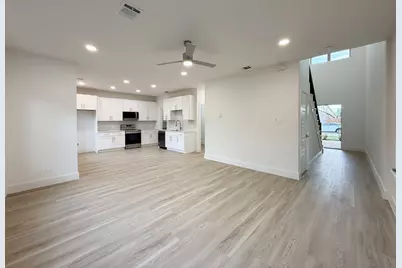 128 Pinkie Holmes Drive, Grand Prairie, TX 75050 - Photo 7