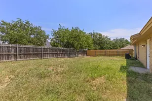 420 Dogwood St, Springtown, TX 76082 - Photo 25