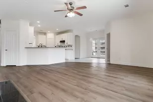 5601 Glenview Ln, The Colony, TX 75056 - Photo 9