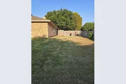 3182 Cross Creek Circle, Grand Prairie, TX 75052 - Photo 35