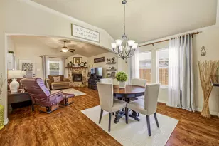 200 Jacinth Ln, Granbury, TX 76049 - Photo 5