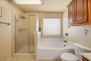 200 Jacinth Ln, Granbury, TX 76049 - Photo 19