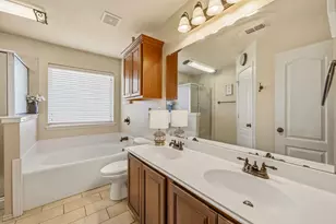 200 Jacinth Ln, Granbury, TX 76049 - Photo 11