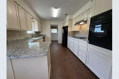 208 Prairie Wind Boulevard, Stephenville, TX 76401 - Photo 5