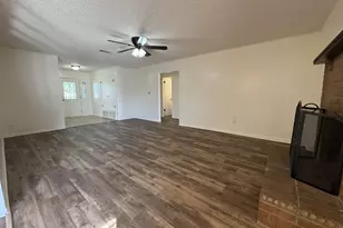 208 Prairie Wind Blvd, Stephenville, TX 76401 - Photo 3