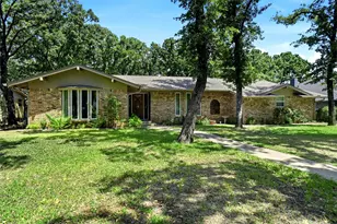 130 Nottingham Cir, Bridgeport, TX 76426 - Photo 1