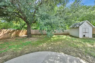 2214 New Mill Ln, Arlington, TX 76012 - Photo 35
