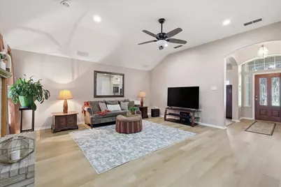 4004 Marigold Drive, Haltom City, TX 76137 - Photo 9