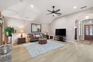 4004 Marigold Dr, Haltom City, TX 76137 - Photo 9