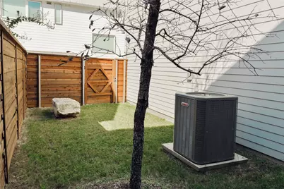1006 Barsotti Court, Dallas, TX 75212 - Photo 33
