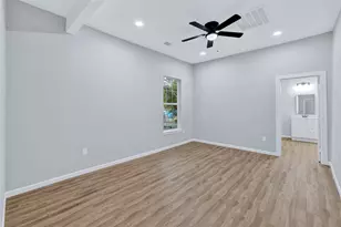 323 W Cherry St, Sherman, TX 75090 - Photo 11