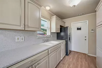 302 Iowa Street, Sherman, TX 75090 - Photo 9