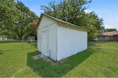 302 Iowa Street, Sherman, TX 75090 - Photo 23