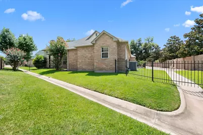 6668 Shady Glen Circle, Benbrook, TX 76132 - Photo 23