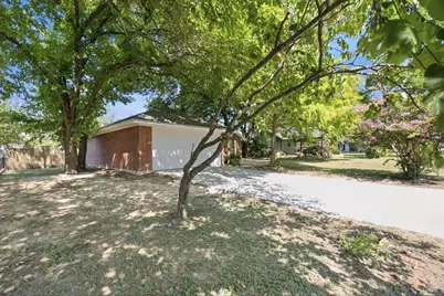 613 N Avenue D, Springtown, TX 76082 - Photo 3