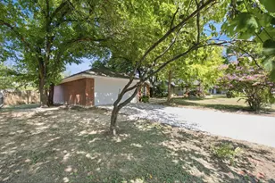 613 N Ave D, Springtown, TX 76082 - Photo 3