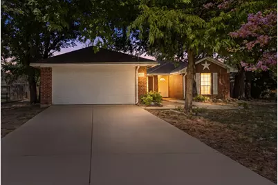 613 N Avenue D, Springtown, TX 76082 - Photo 1