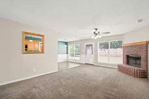613 N Ave D, Springtown, TX 76082 - Photo 7