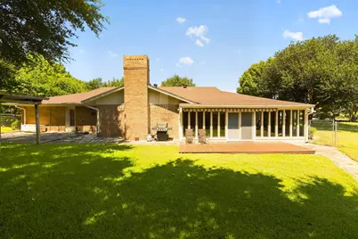 623 S Harbor Court, Granbury, TX 76048 - Photo 3