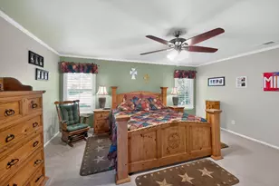 623 S Harbor Ct, Granbury, TX 76048 - Photo 17