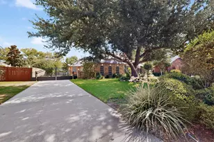 713 Mockingbird Ct, Crowley, TX 76036 - Photo 3