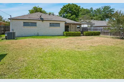 902 N Lindale Lane, Richardson, TX 75080 - Photo 21
