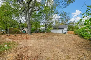 708 W Day St, Denison, TX 75020 - Photo 17