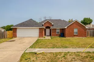 1015 Balkan Dr, Lancaster, TX 75134 - Photo 3