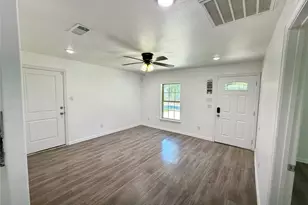 105 W Damon St, Terrell, TX 75160 - Photo 9