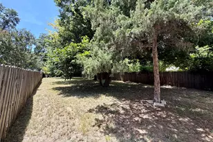 105 W Damon St, Terrell, TX 75160 - Photo 7