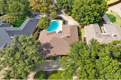 2409 Glen Morris Road, Carrollton, TX 75007 - Photo 37