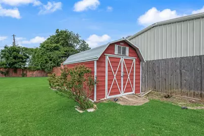 2132 Meandering Drive, Irving, TX 75060 - Photo 21