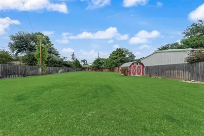2132 Meandering Drive, Irving, TX 75060 - Photo 17