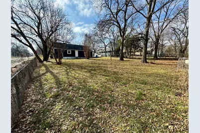 400 S 4th Street, Bonham, TX 75418 - Photo 5
