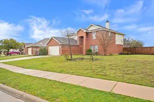 2743 Hacienda Lake Dr, Little Elm, TX 75068 - Photo 7