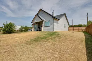 310 Oakwood Ave, Jacksboro, TX 76458 - Photo 23
